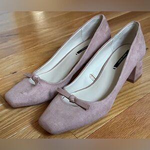 ZARA Basic Collection Soft Pink Suede Dress Shoes with Bow and 2” Heel, Size 5